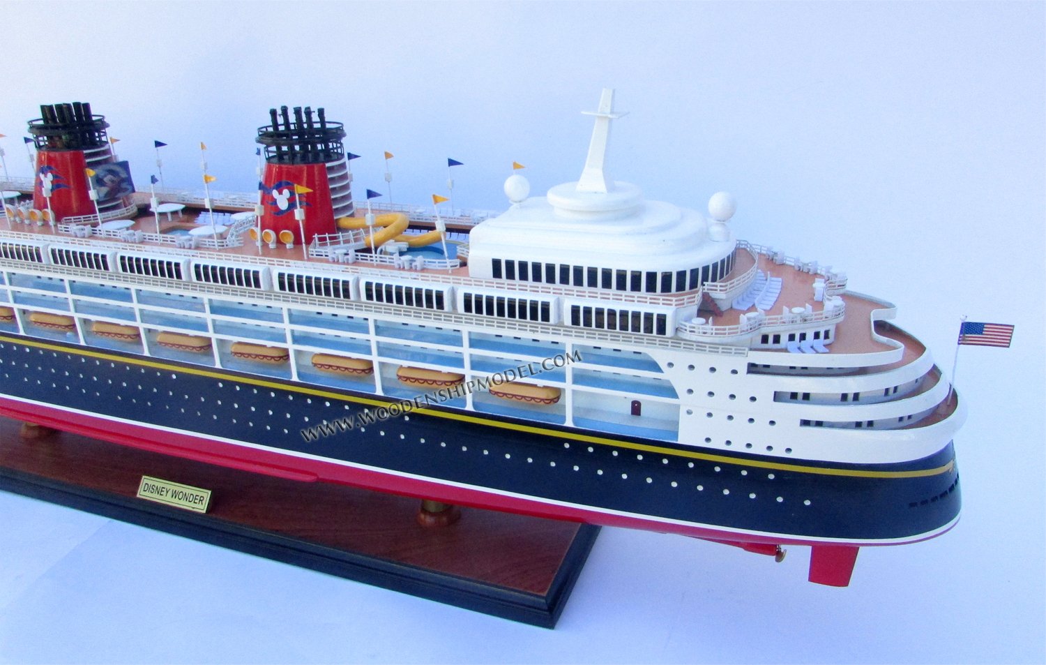  Disney Wonder Stern