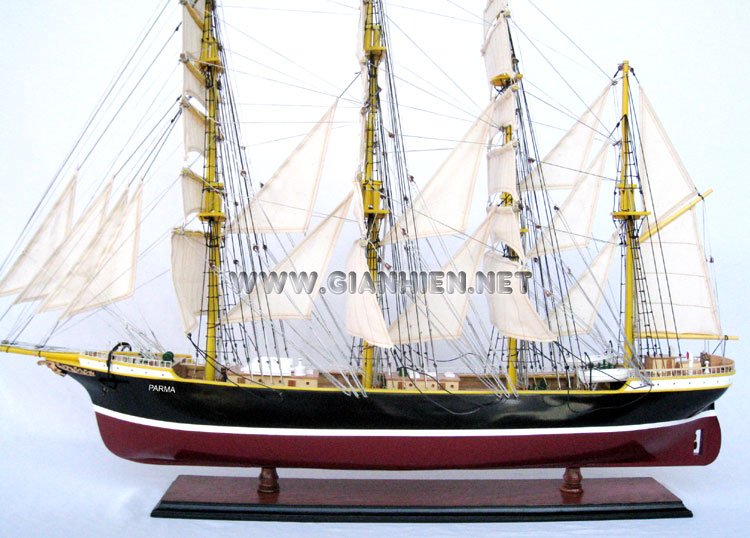 Bateaux Parma Hull View